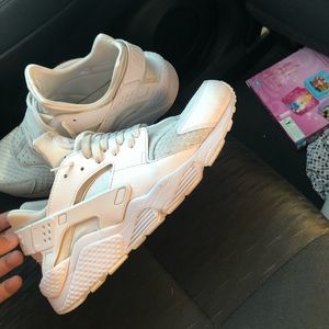nike huarache run white